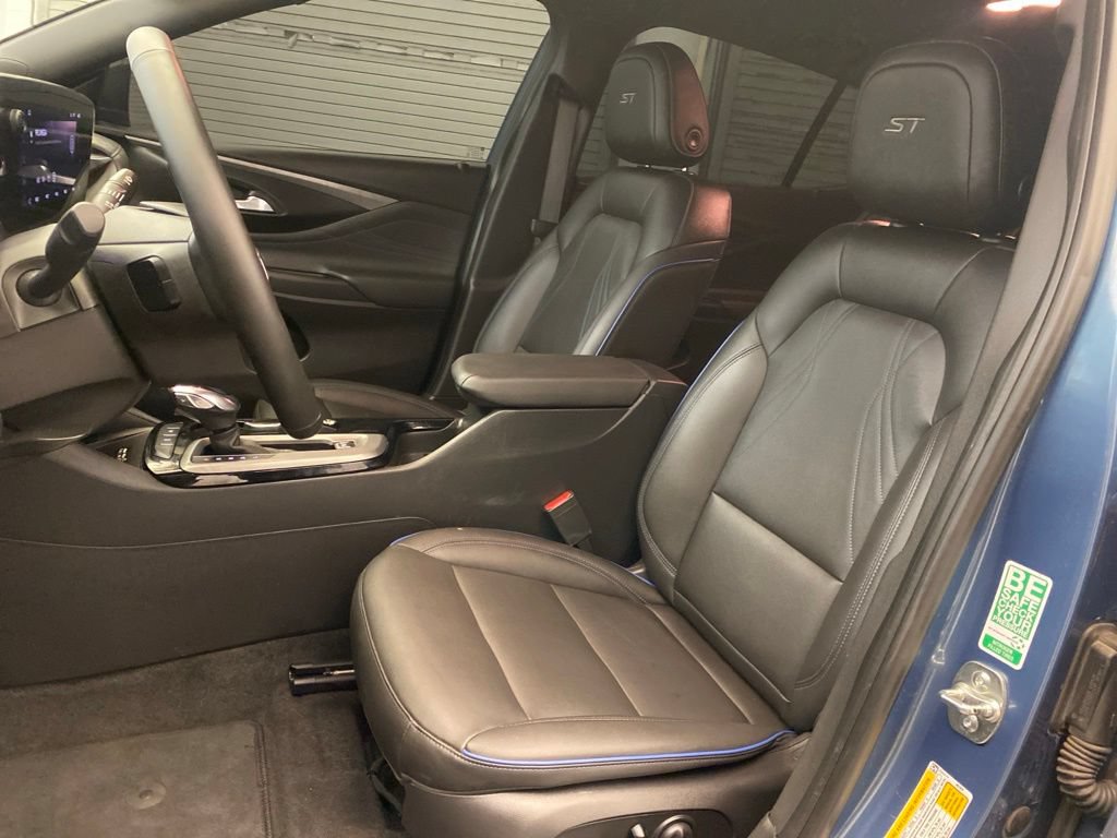 Used 2025 Buick Envista Sport Touring w/ Convenience I Package FWD image 21