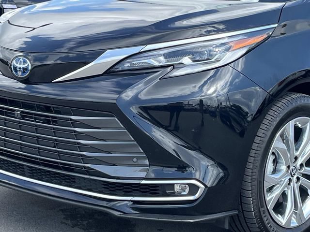 Used 2022 Toyota Sienna Platinum FWD image 9