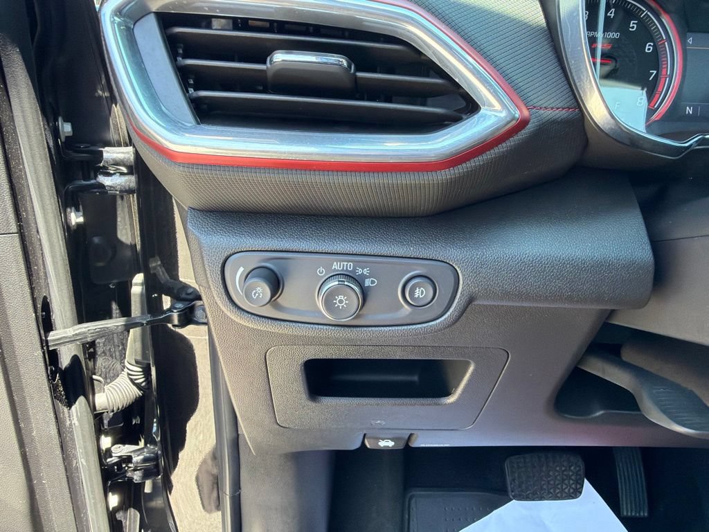 Used 2023 Chevrolet TrailBlazer RS w/ Sun and Liftgate Package AWD/4WD image 19
