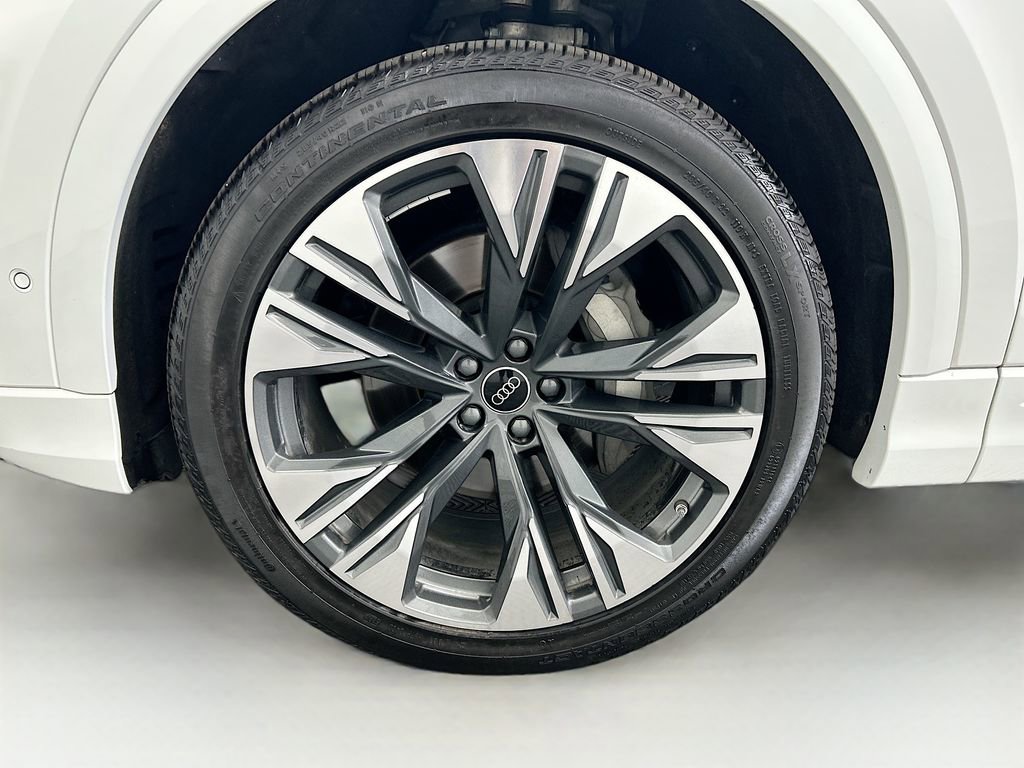 Certified 2025 Audi Q8 Premium Plus w/ Premium Plus Package image 29
