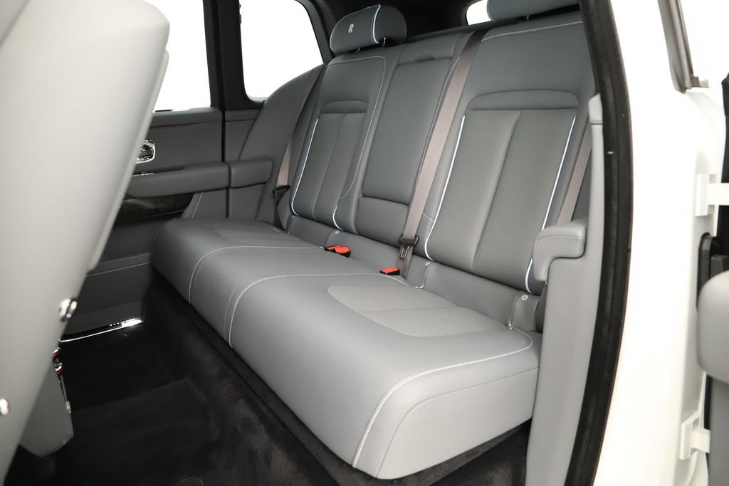Used 2024 Rolls-Royce Cullinan w/ Cullinan Package AWD/4WD image 35