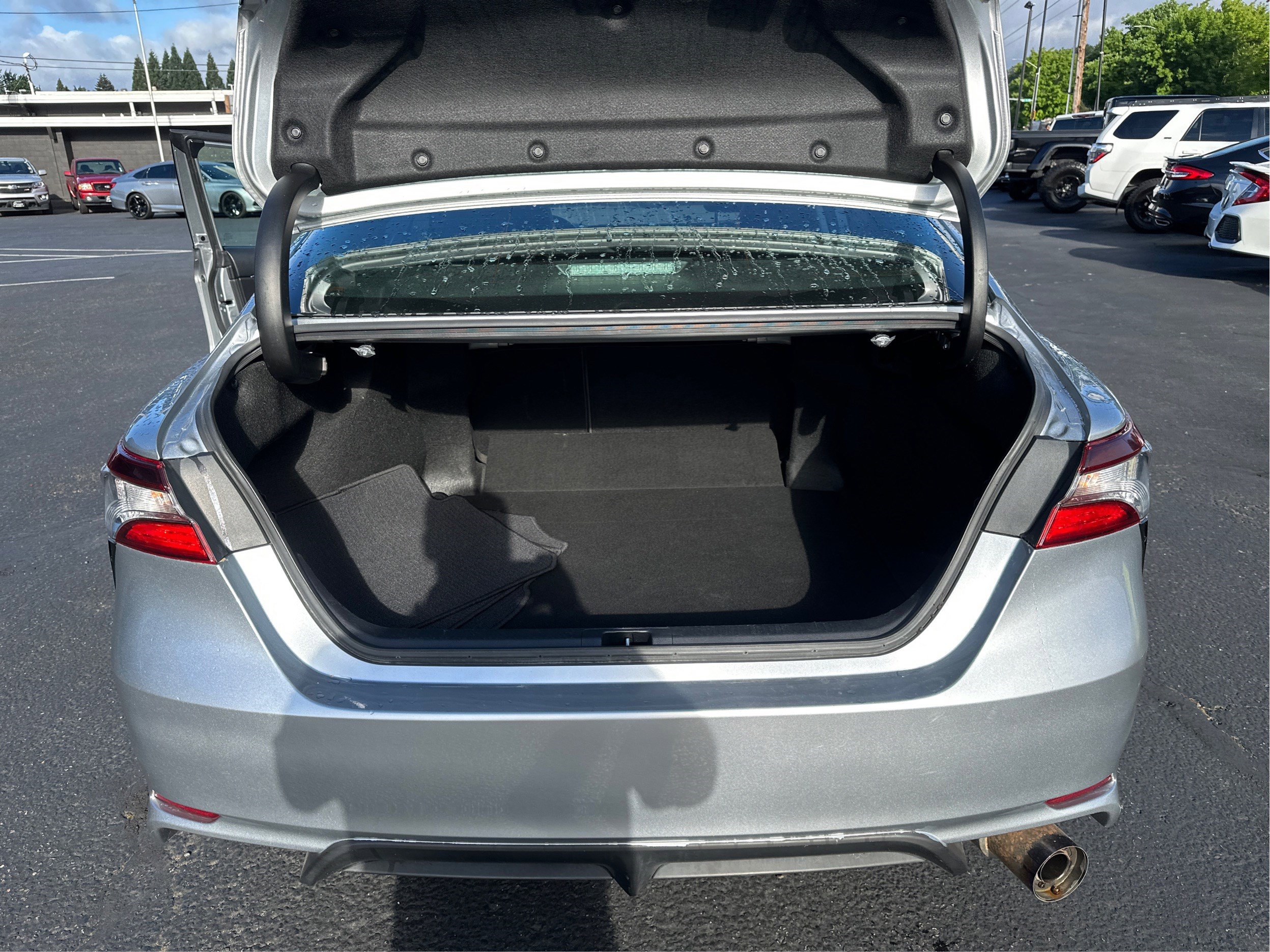 Used 2021 Toyota Camry SE FWD image 11