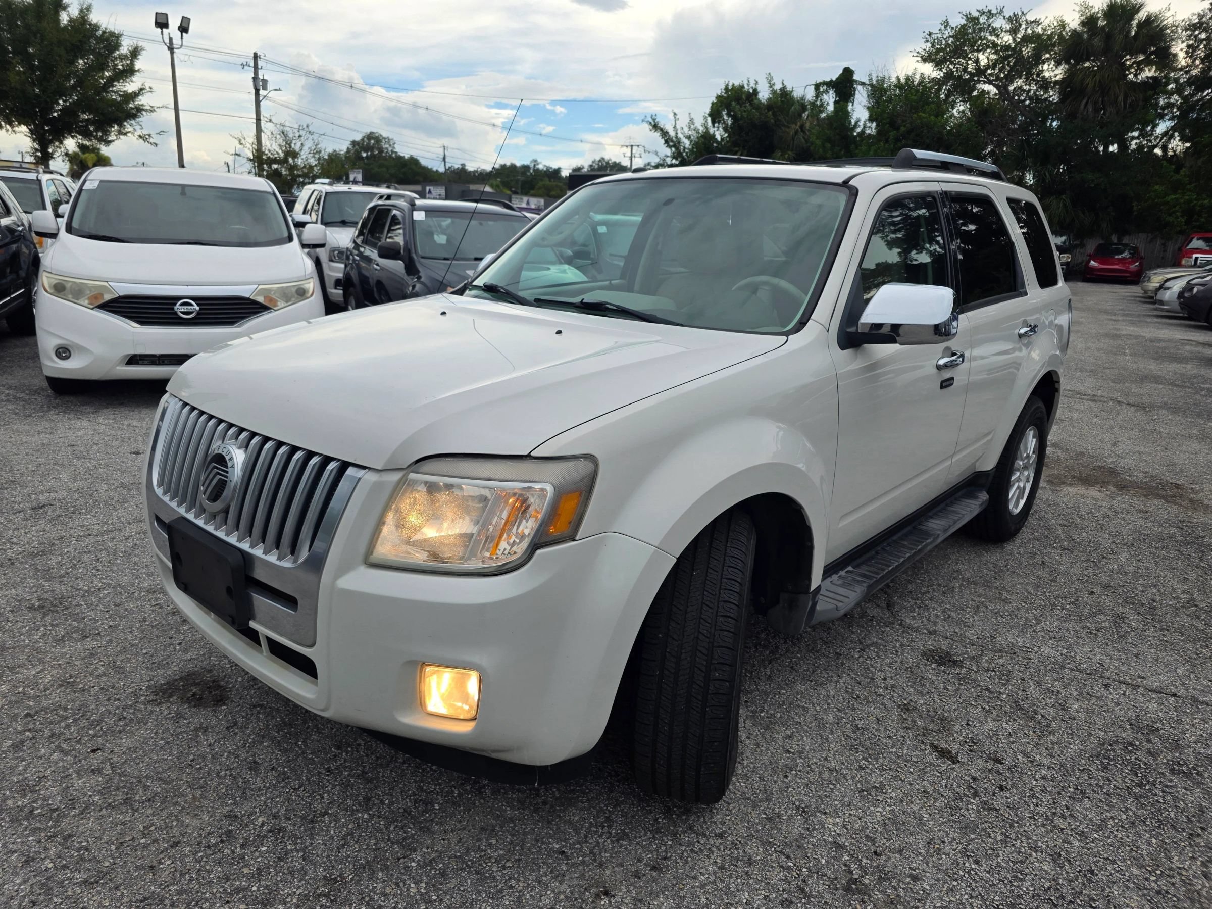 Used 2010 Mercury Mariner Premier FWD image 3
