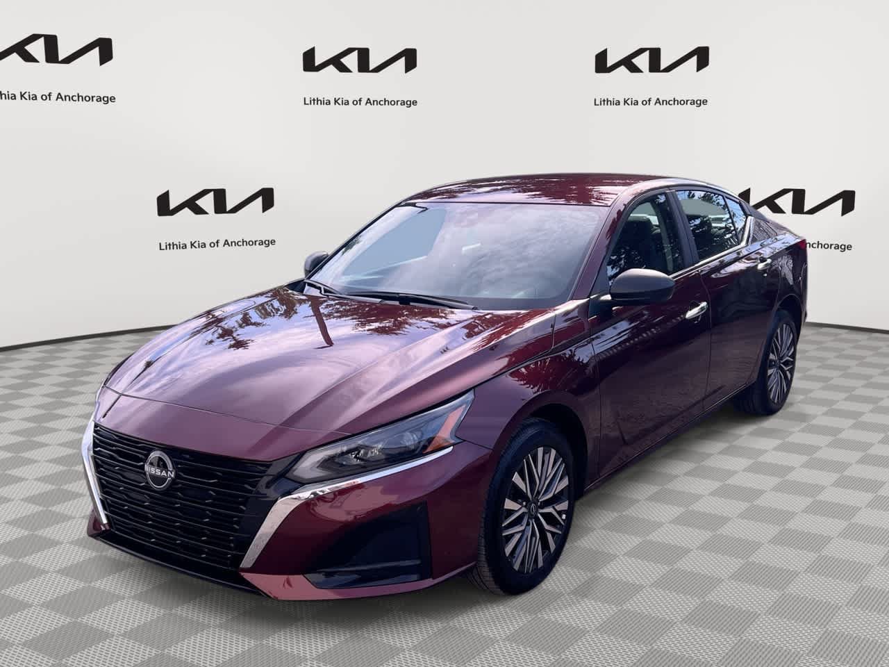 Used 2025 Nissan Altima 2.5 SV AWD/4WD image 1