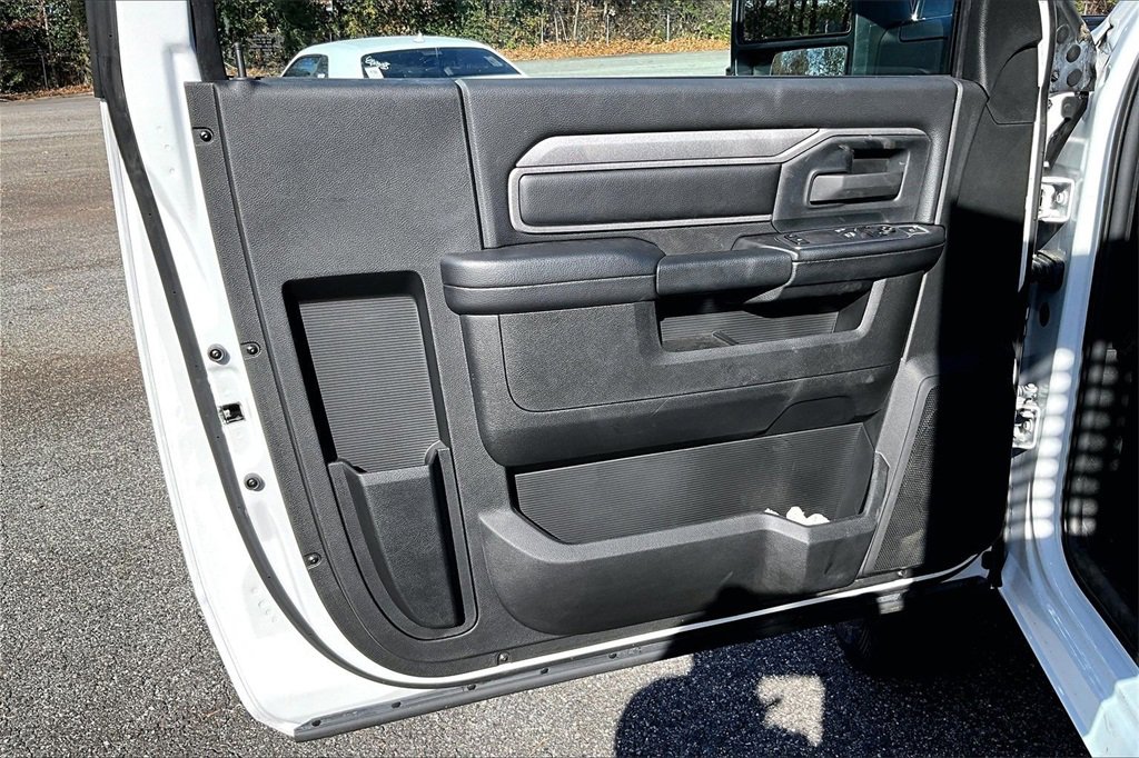 Used 2024 RAM 5500 Tradesman image 17