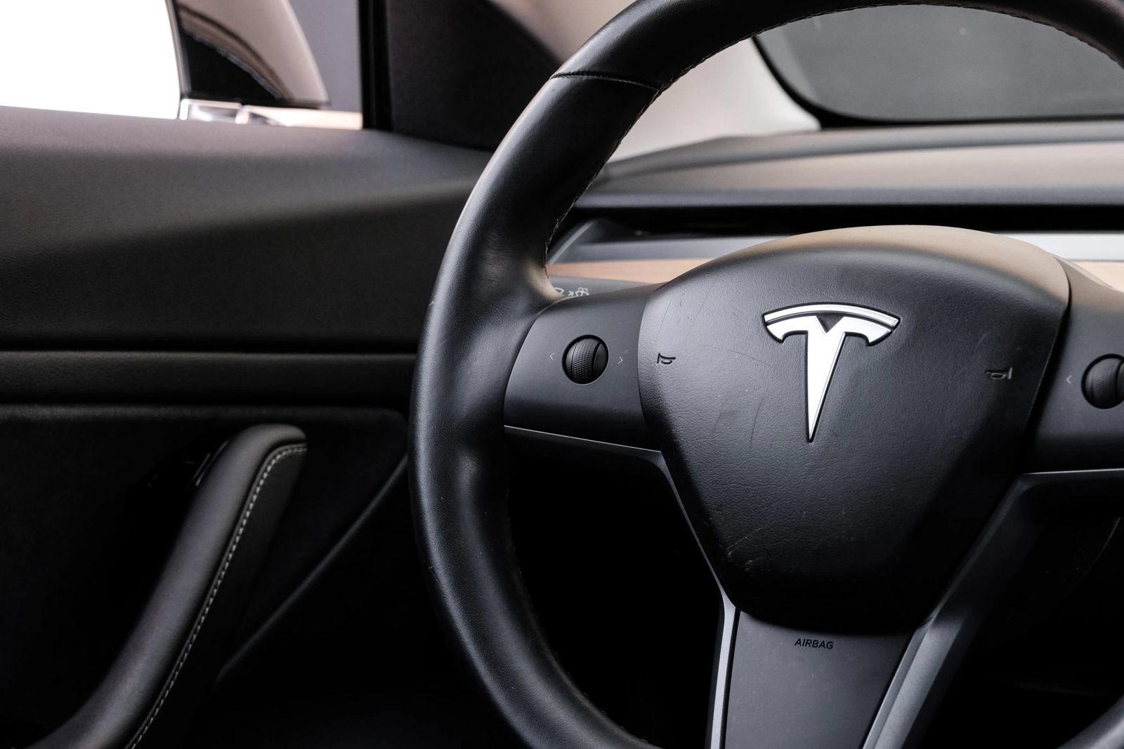 Used 2018 Tesla Model 3 Long Range RWD image 18