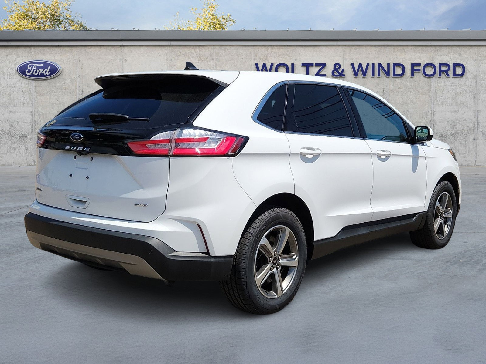 Used 2024 Ford Edge SEL w/ Convenience Package AWD/4WD image 6