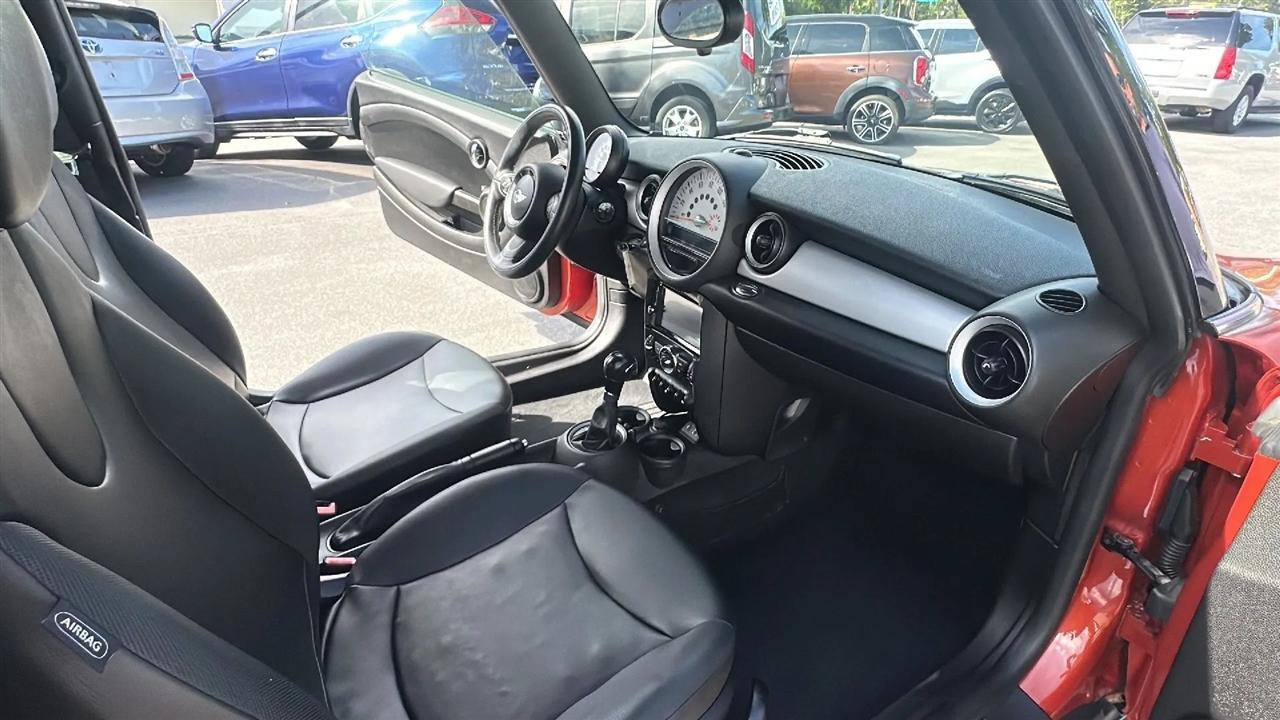 Used 2013 MINI Cooper Clubman FWD image 25