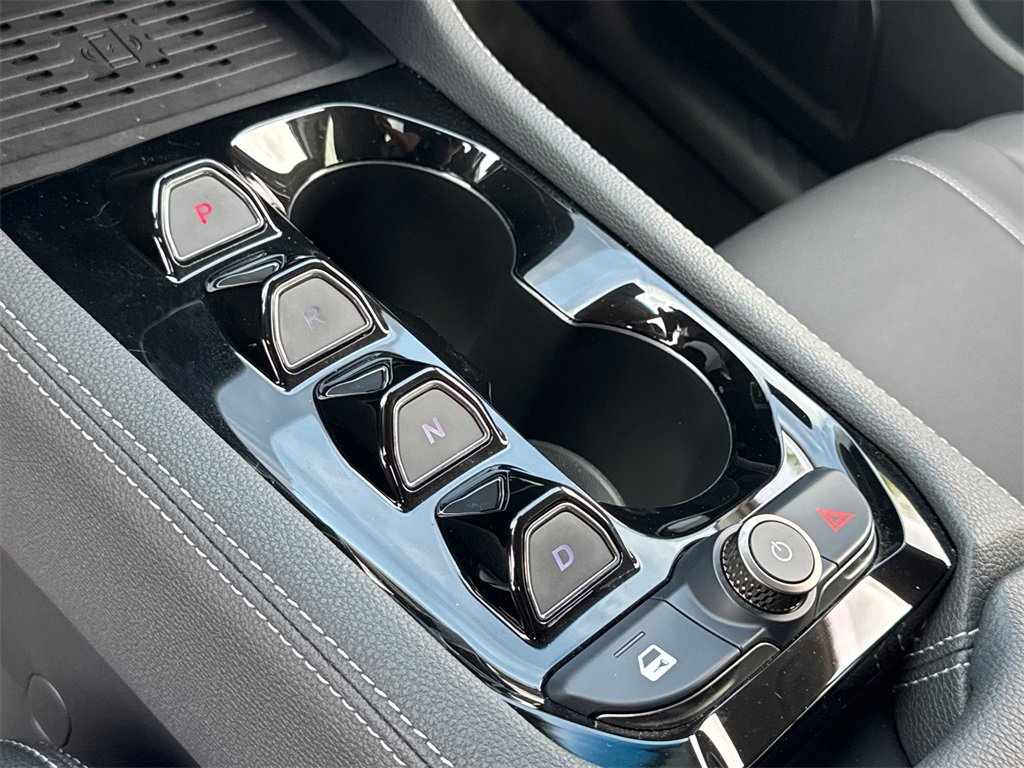 New 2025 VinFast VF 8 Eco image 27