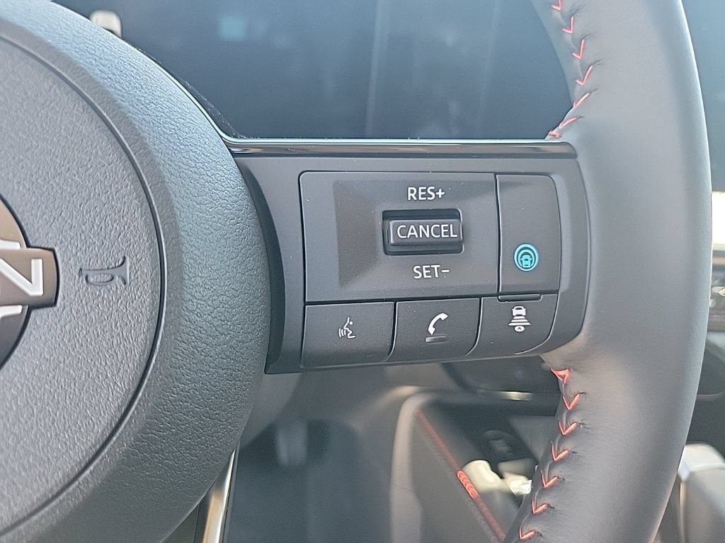 New 2025 Nissan Kicks SR FWD image 24