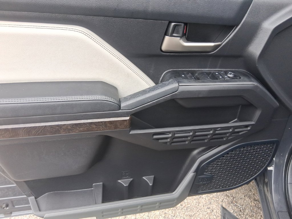 Used 2024 Toyota Tacoma Limited AWD/4WD image 8