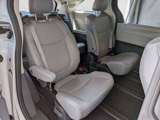 Used 2023 Toyota Sienna XLE w/ XLE Plus Package FWD image 22
