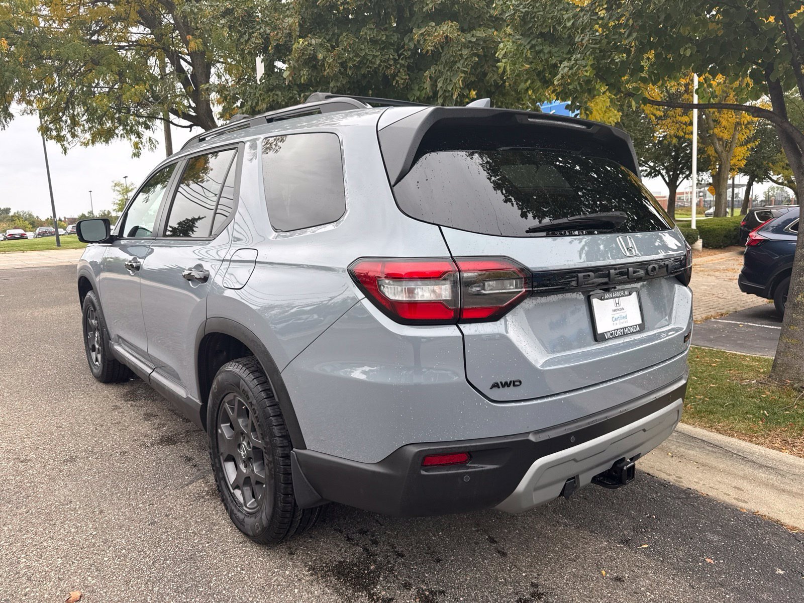 Used 2024 Honda Pilot TrailSport image 5