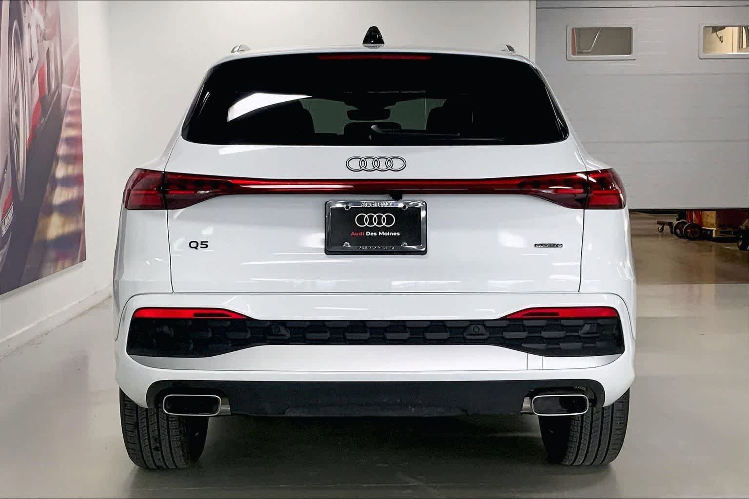 Used 2025 Audi Q5 Premium Plus w/ Premium Plus AWD/4WD image 5