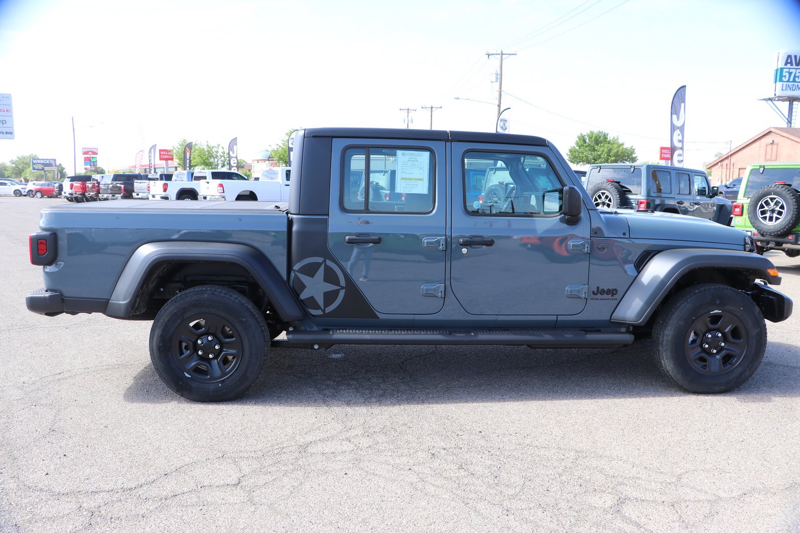New 2026 Jeep Gladiator Sport AWD/4WD image 9