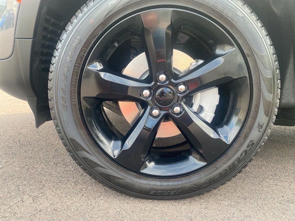 New 2025 Jeep Grand Cherokee Limited w/ Black Appearance Package image 9