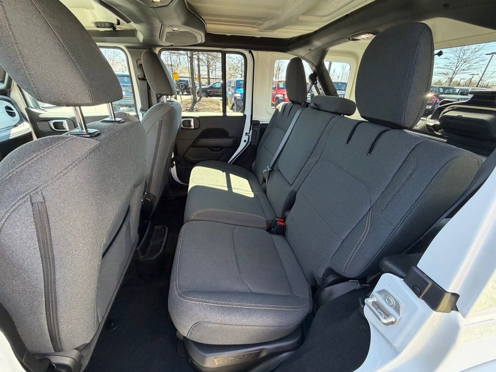 Certified 2025 Jeep Wrangler Unlimited Sahara image 18