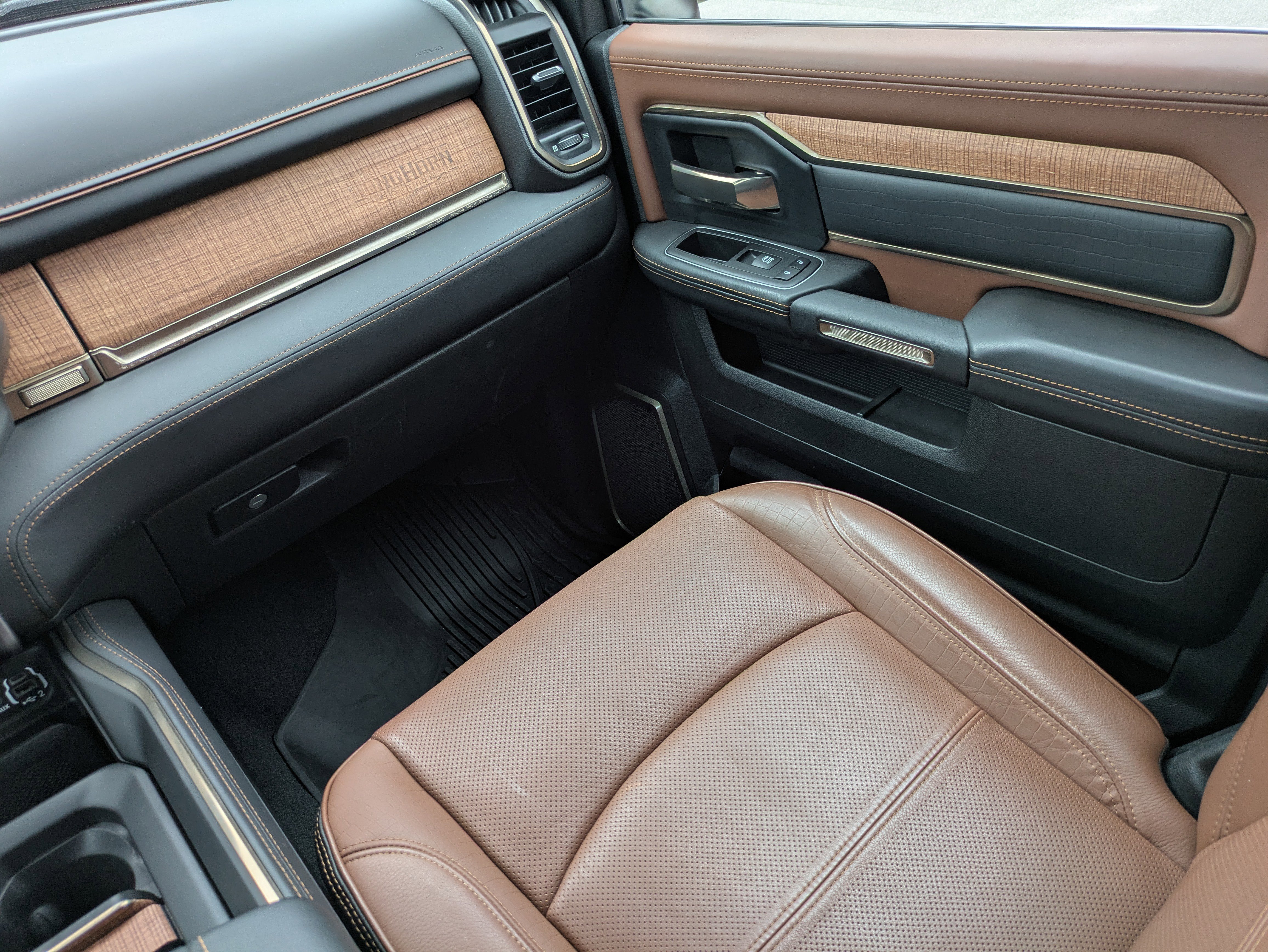 Used 2022 RAM 2500 Limited image 16