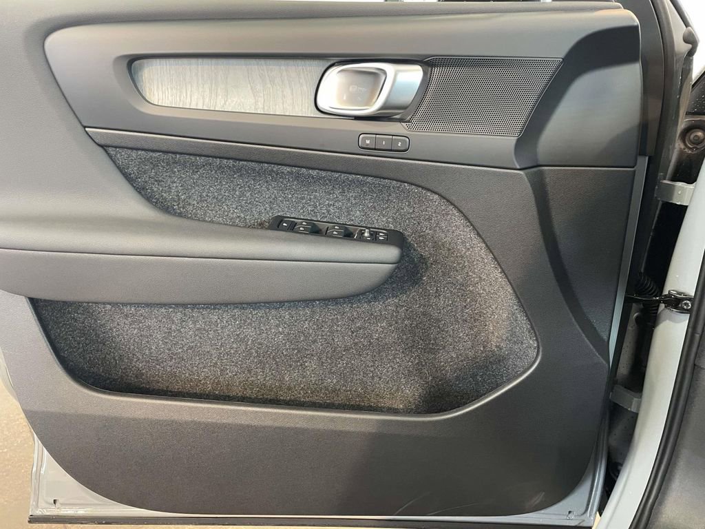 New 2026 Volvo XC40 B5 Plus w/ Climate Package AWD/4WD image 34