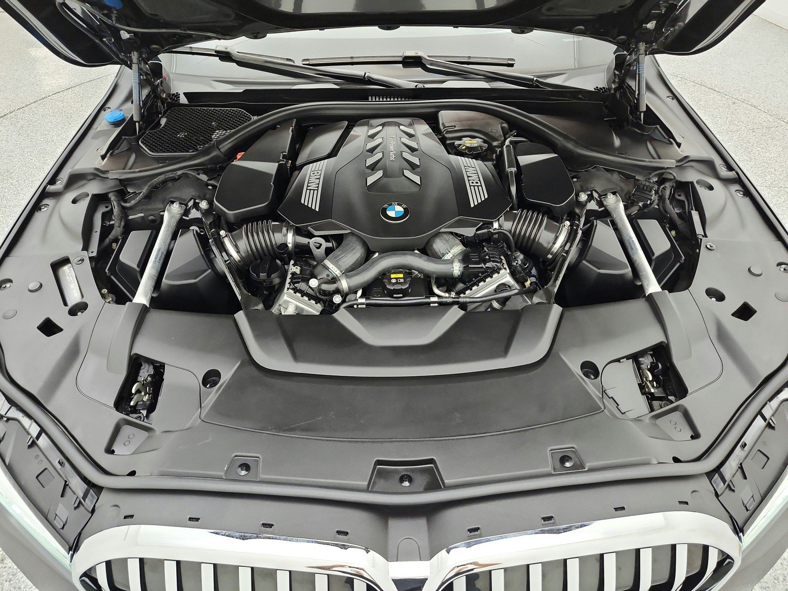 Used 2020 BMW 750i xDrive w/ Executive Package AWD/4WD image 16