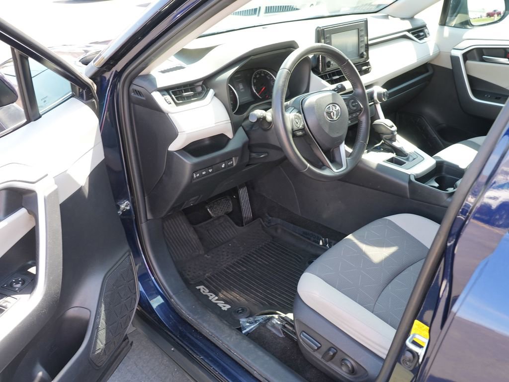 Used 2019 Toyota RAV4 XLE w/ Convenience Package AWD/4WD image 13