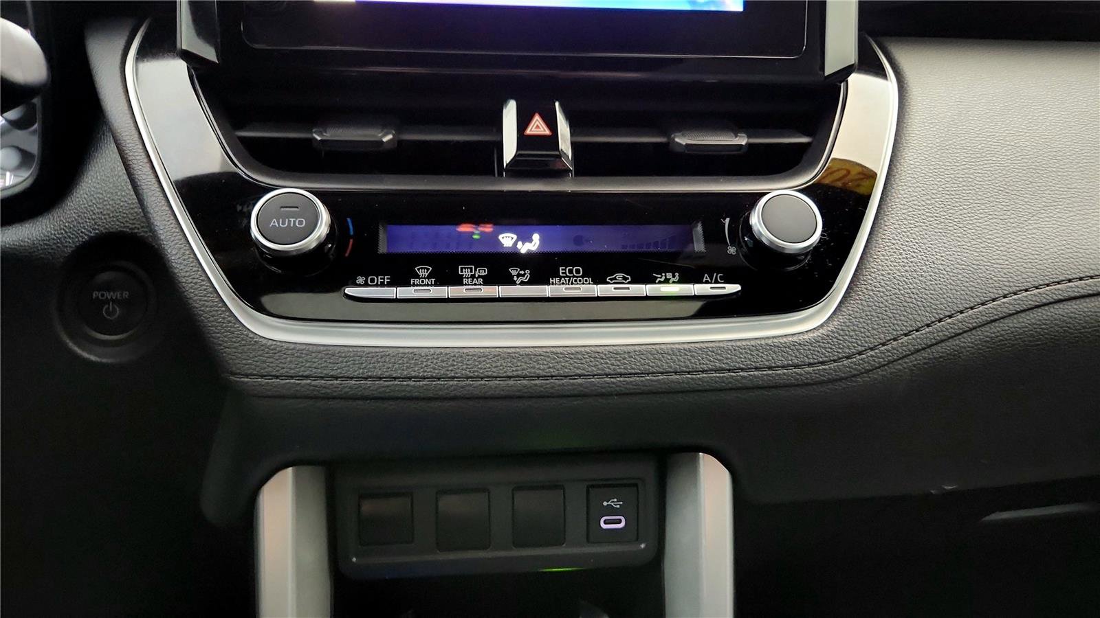 Certified 2024 Toyota Corolla Cross SE w/ Moonroof Package image 31