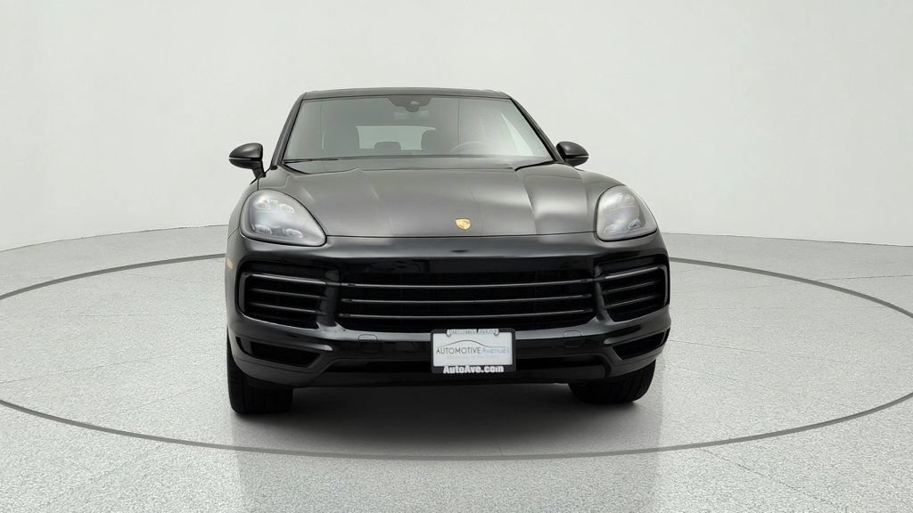 Used 2022 Porsche Cayenne Platinum Edition w/ Premium Package Plus AWD/4WD image 2