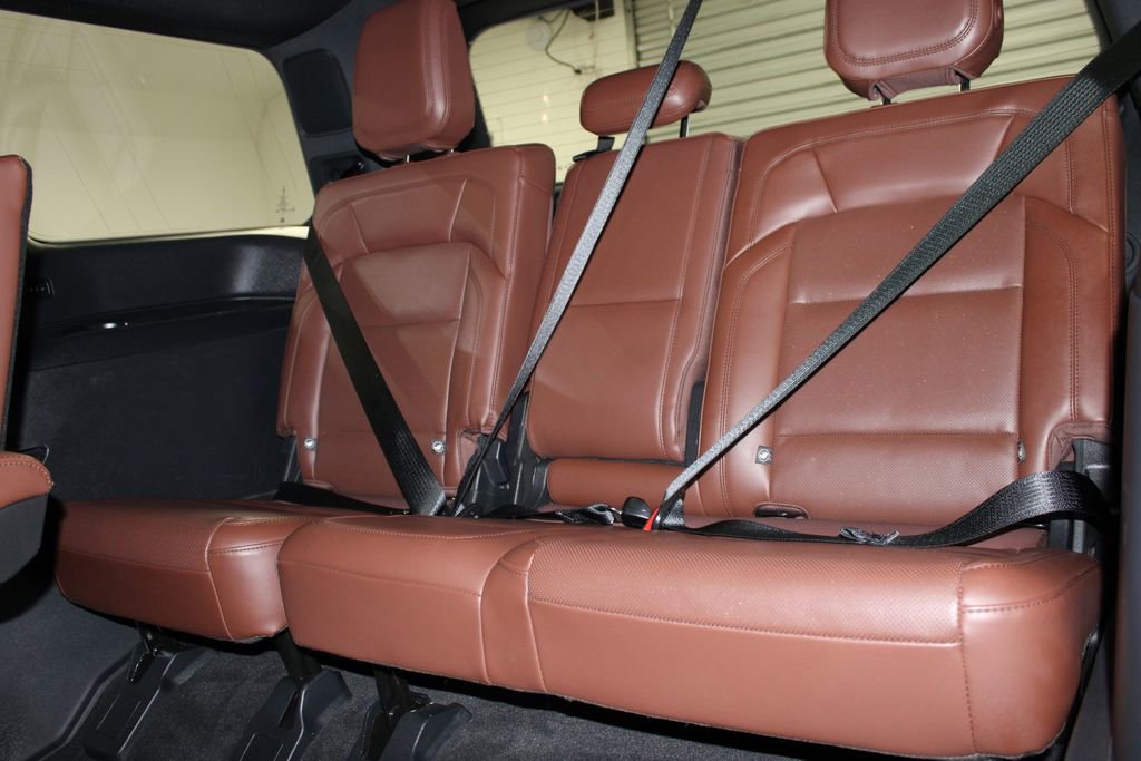 Used 2025 Lincoln Navigator Reserve image 32