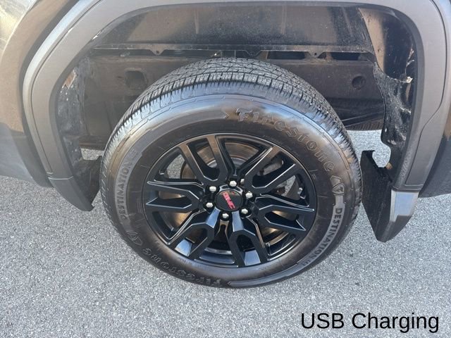 Used 2021 GMC Sierra 1500 4x4 Crew Cab w/ Sierra Value Package image 3