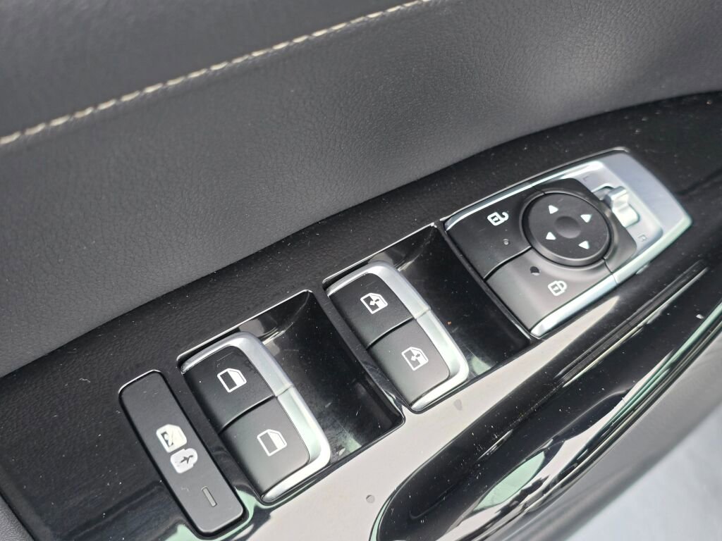 Used 2025 Kia K5 GT-Line image 25