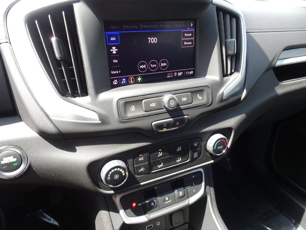 Used 2024 GMC Terrain SLE FWD image 18