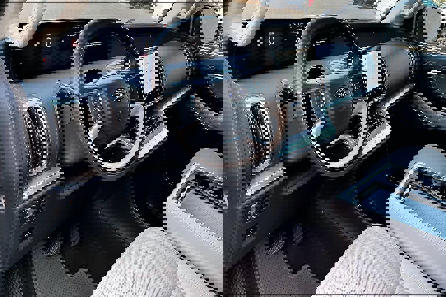 Used 2025 Ford Expedition Max Platinum image 17