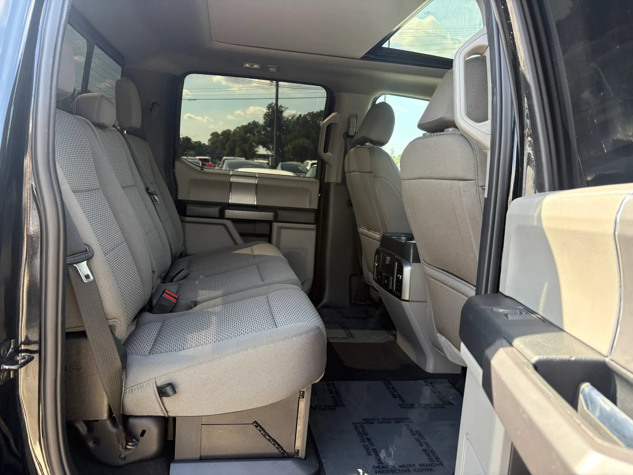 Used 2021 Ford F250 XLT w/ XLT Premium Package AWD/4WD image 12