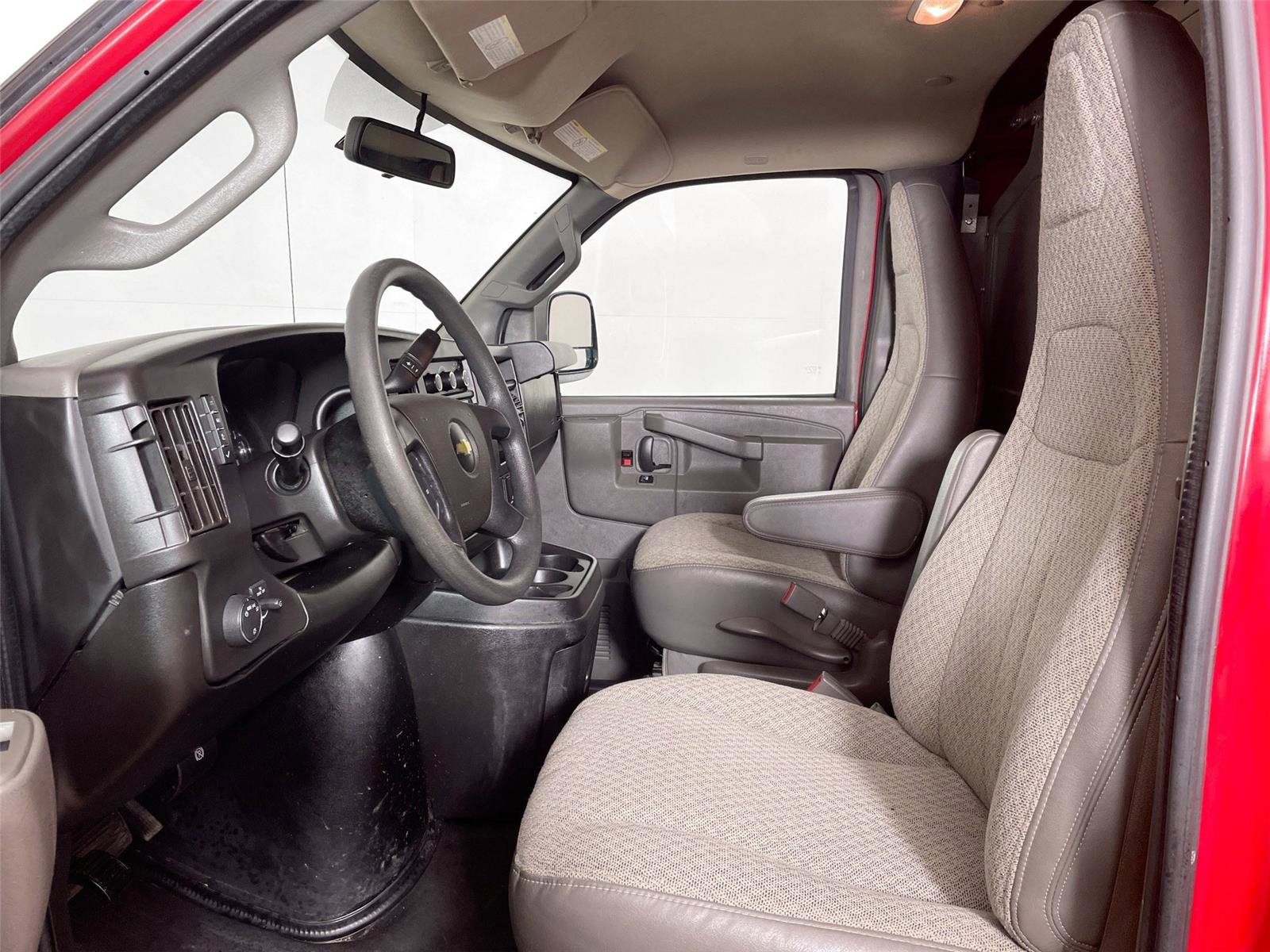 Used 2020 Chevrolet Express 3500 Extended w/ Driver Convenience Package image 11