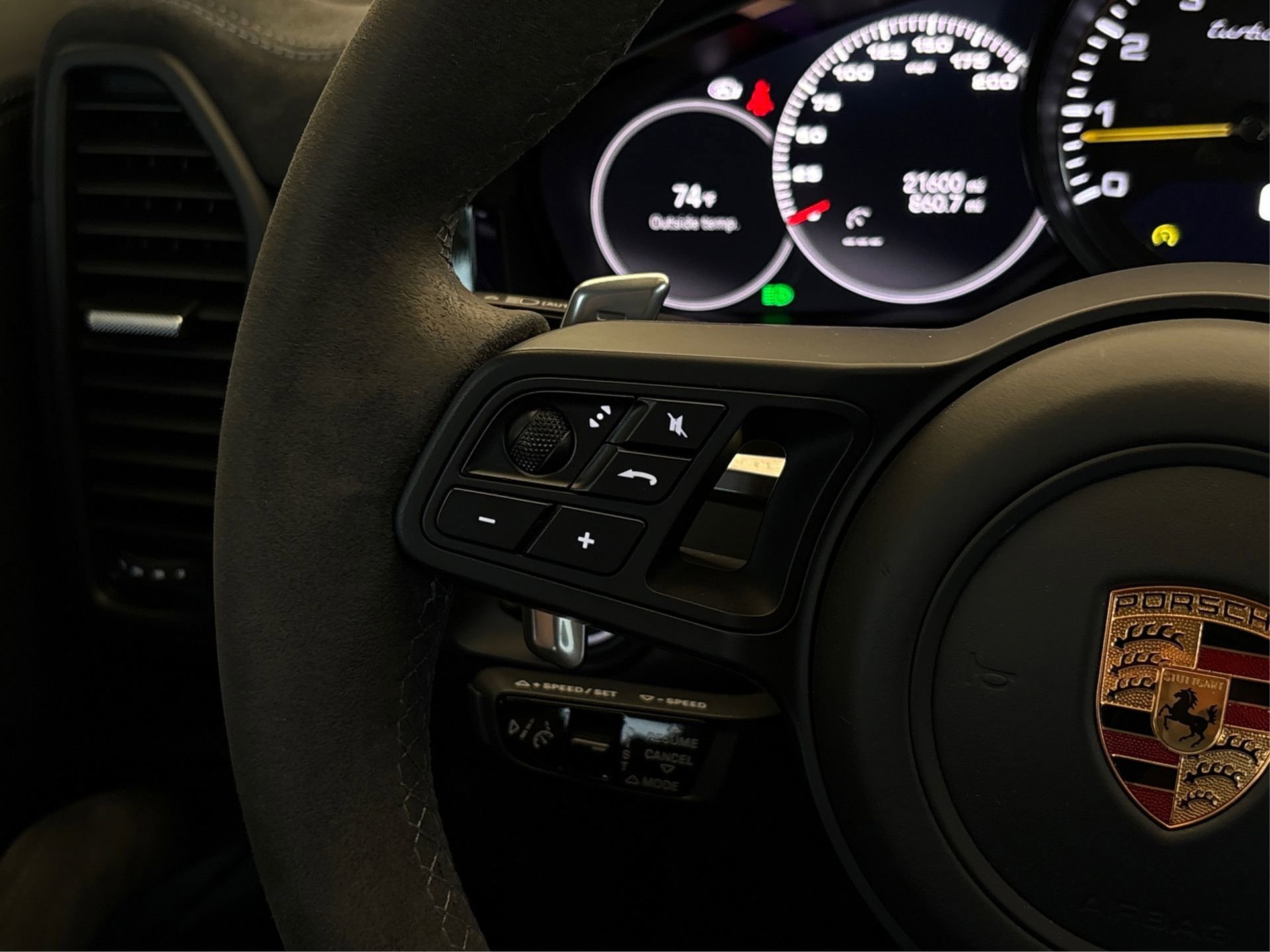 Used 2022 Porsche Cayenne Turbo GT image 25