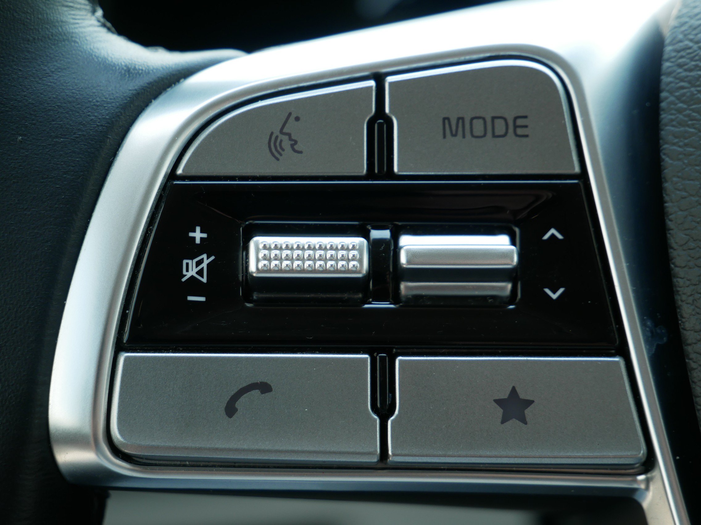 Used 2024 Kia Telluride SX Prestige w/ Towing Package AWD/4WD image 17
