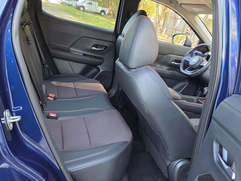 Used 2025 Nissan Kicks SR FWD image 14