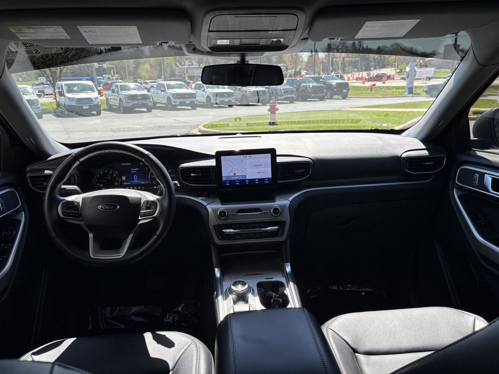 Used 2022 Ford Explorer XLT w/ Equipment Group 202A AWD/4WD image 8