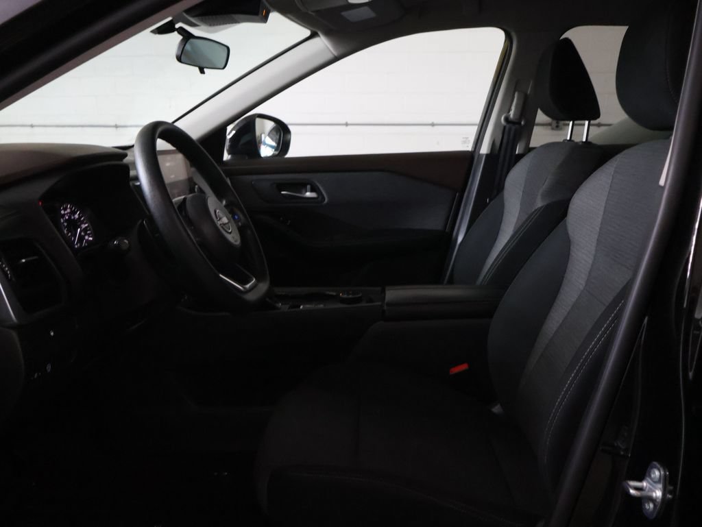 Used 2023 Nissan Rogue SV AWD/4WD image 16
