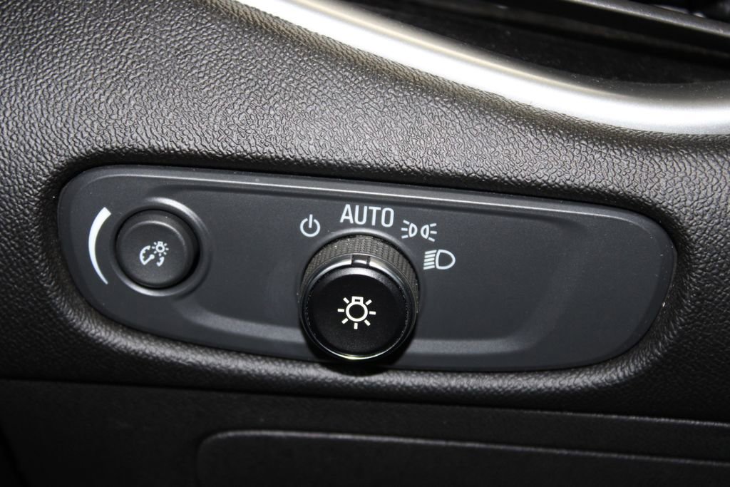 Used 2024 Chevrolet Malibu LT image 46