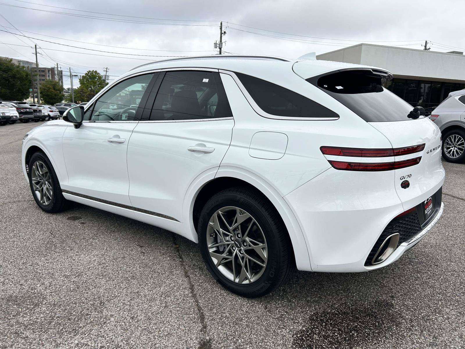 Used 2025 Genesis GV70 2.5T AWD/4WD image 4