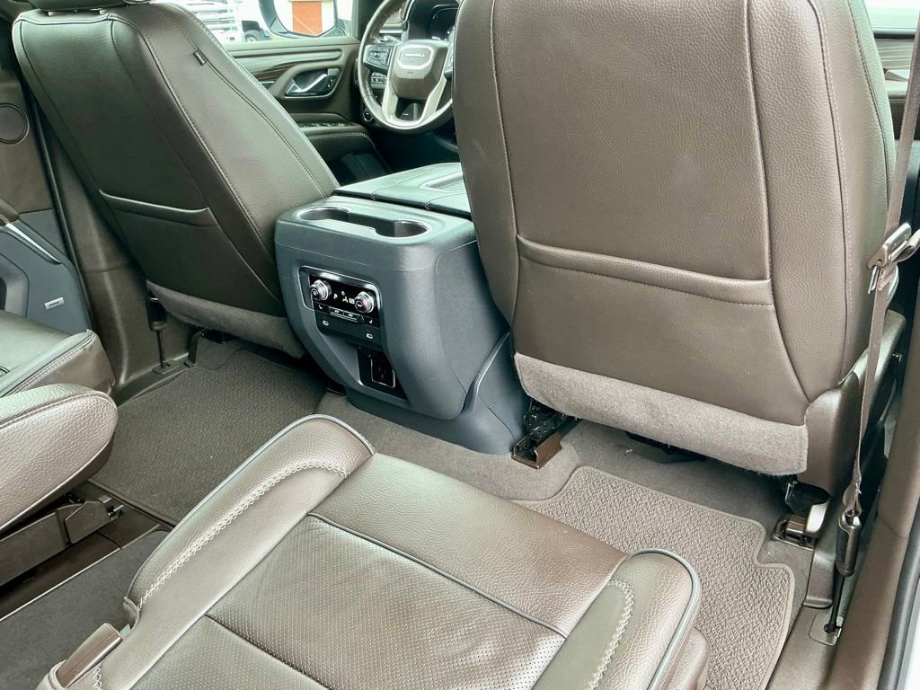 Used 2022 GMC Yukon XL Denali AWD/4WD image 27