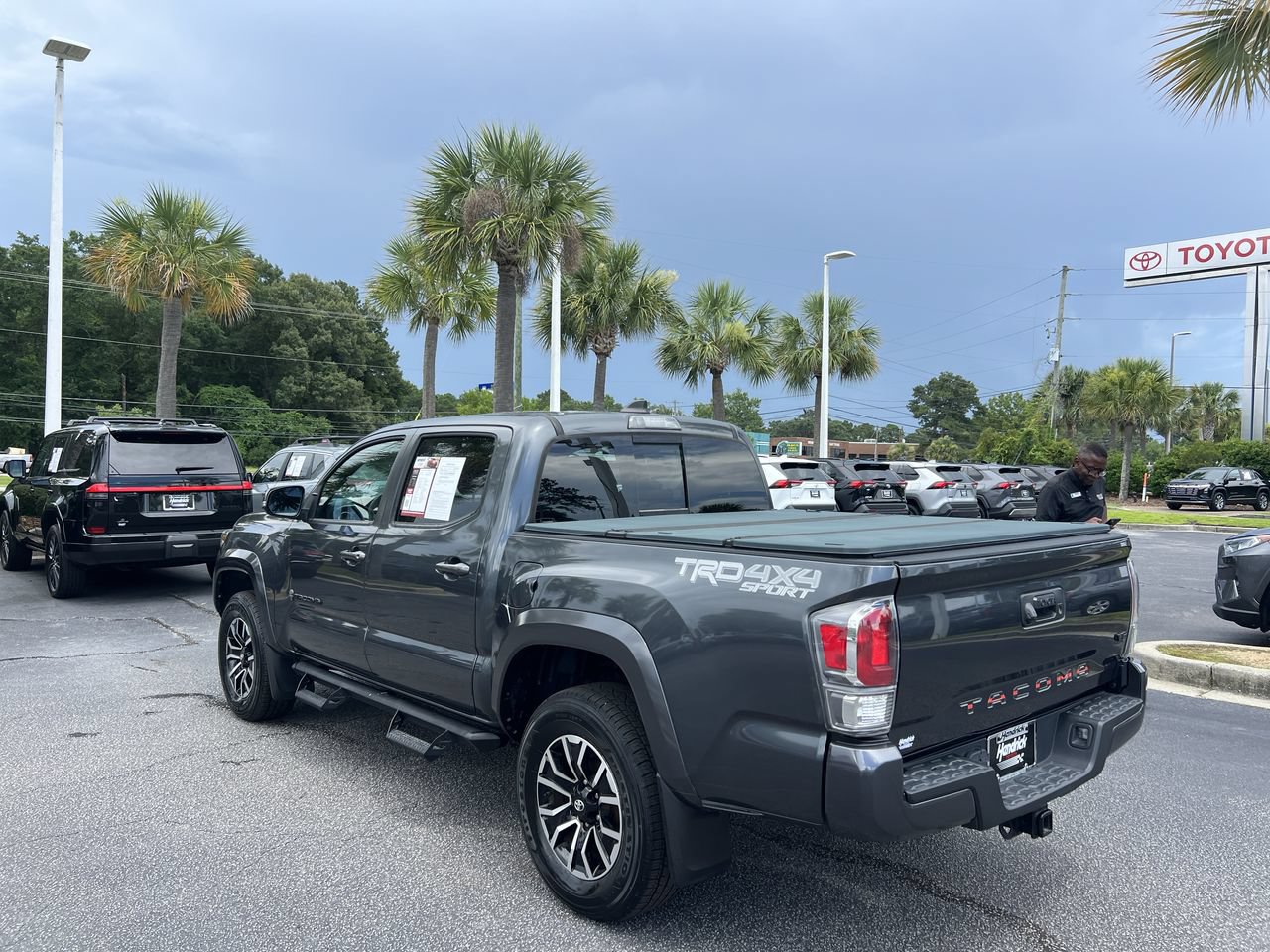 Used 2020 Toyota Tacoma TRD Sport AWD/4WD image 8