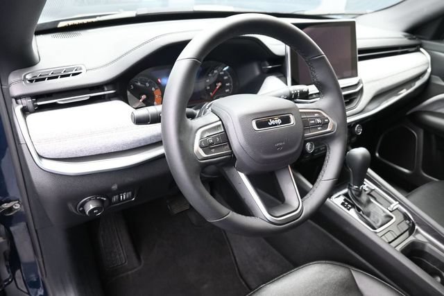 Used 2024 Jeep Compass Latitude AWD/4WD image 22