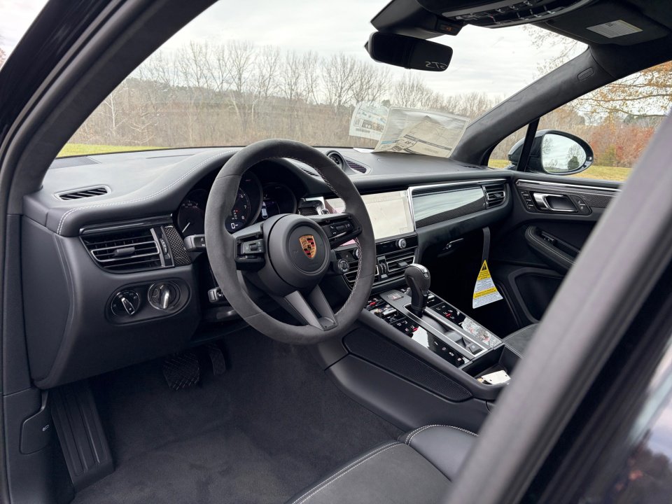 New 2026 Porsche Macan GTS image 12