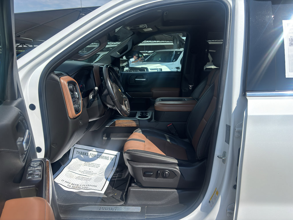 Used 2019 Chevrolet Silverado 1500 High Country w/ Technology Package AWD/4WD image 12