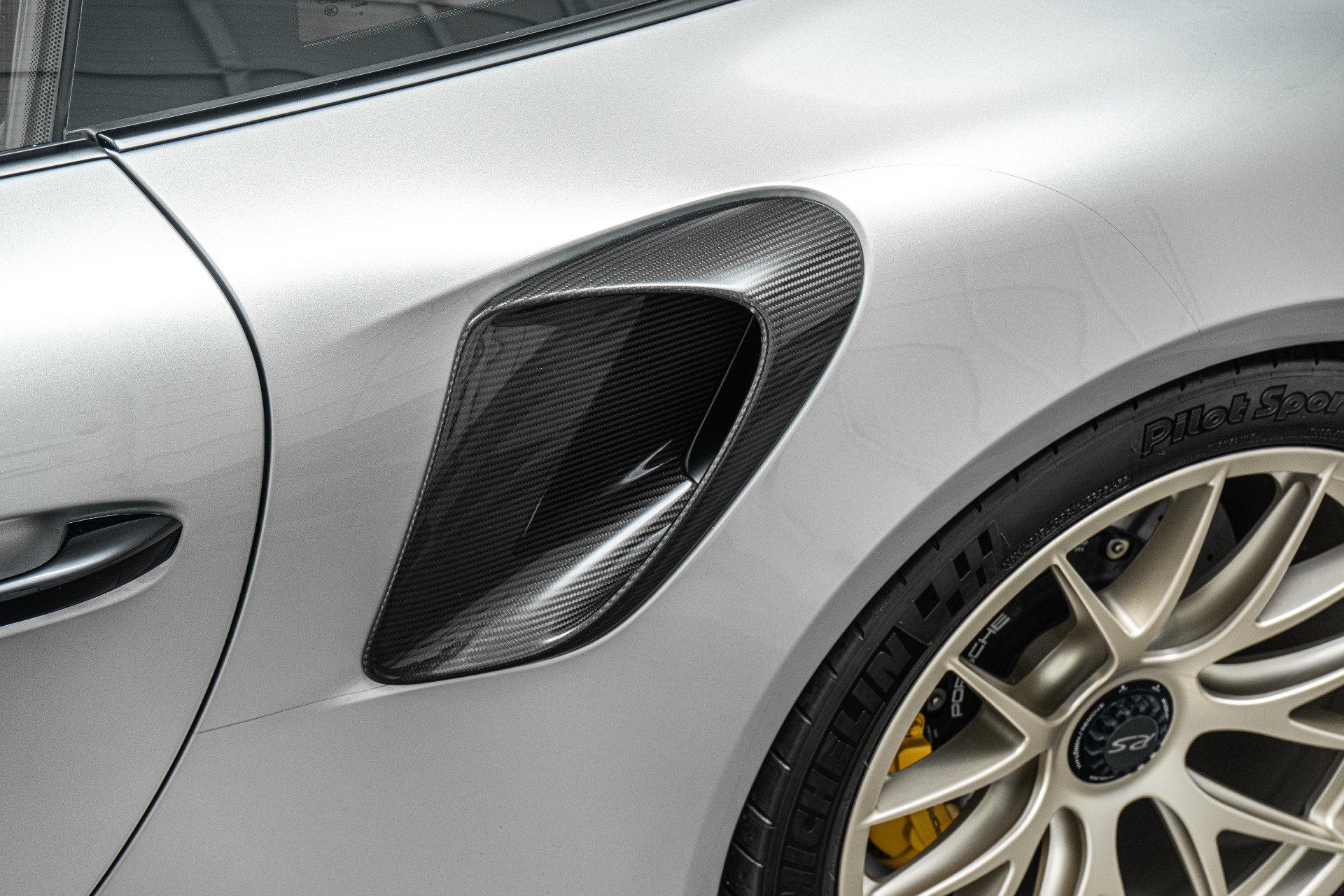 Used 2018 Porsche 911 GT2 RS RWD image 39