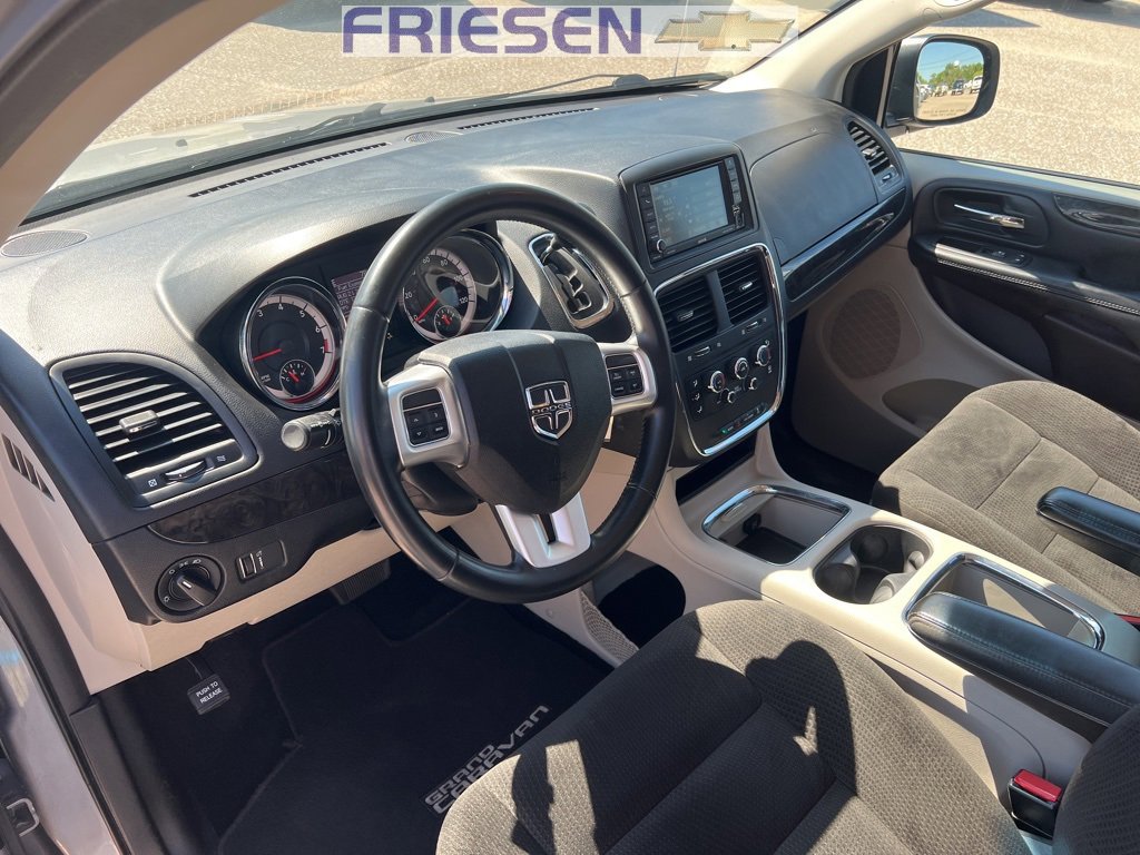 Used 2016 Dodge Grand Caravan SXT w/ Rear Park Assist Package image 15