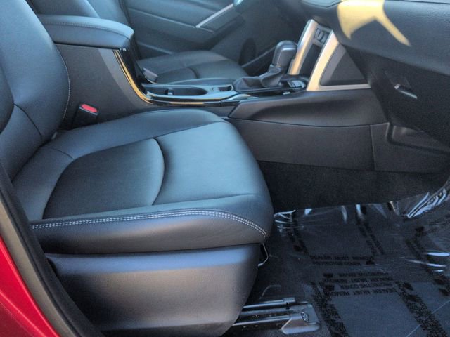 Certified 2023 Toyota Corolla Cross XLE image 30