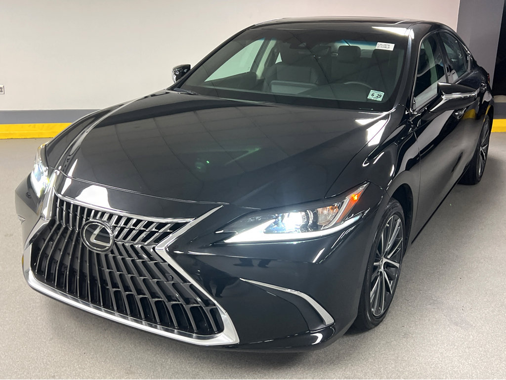 Used 2024 Lexus ES 250 w/ Premium Package AWD/4WD image 3